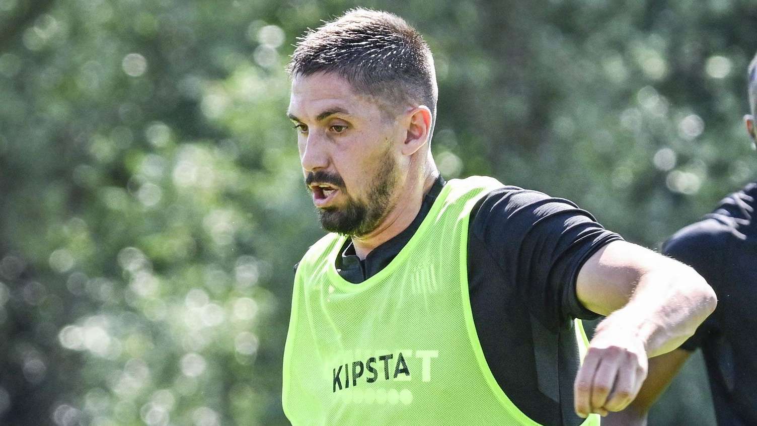 包括为何需 包括为何需